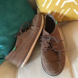 Sanuk shoes, like new in great shoes.